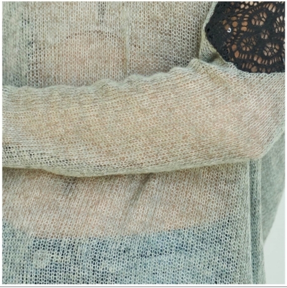 💚HP💚RYU A'reve Semi Sheer Grey Sweater V-neck Crochet Detail Fringe Hem - Picture 4 of 5